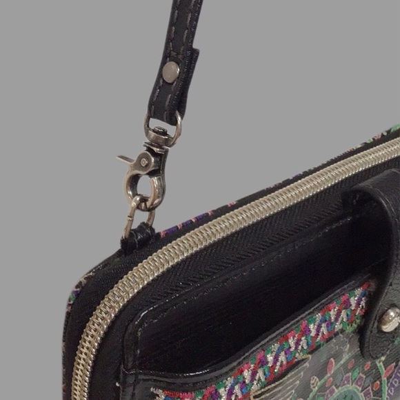 sakroots Onyx Wanderlust Smartphone Crossbody Wallet, Multi-Color - Picture 7 of 13